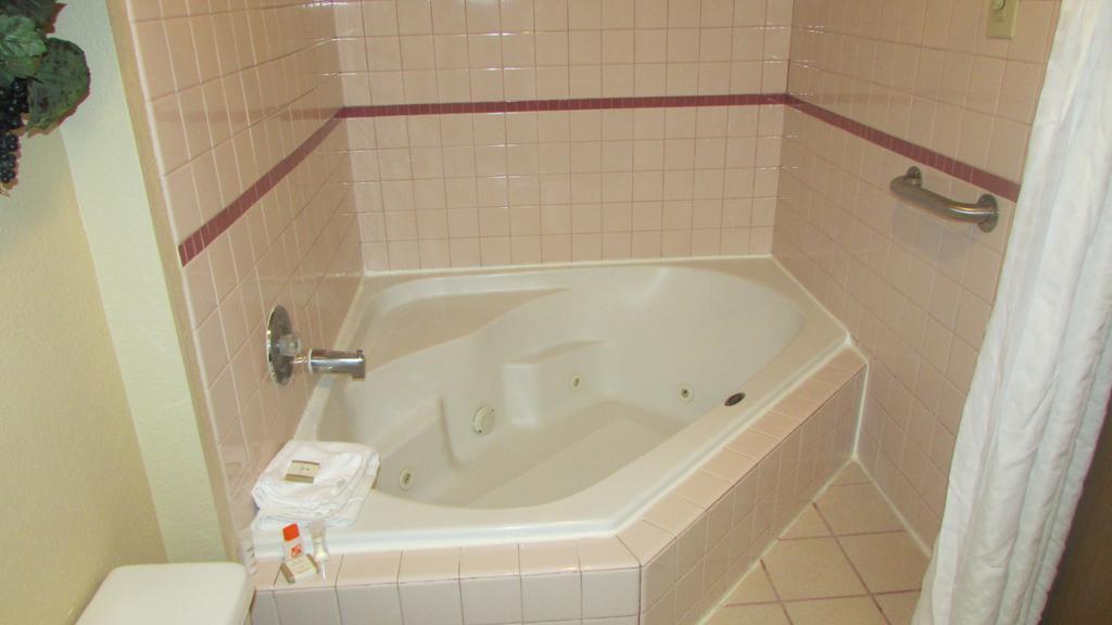 Hotel Howard Johnson By Wyndham 2*